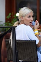 Pia Mia - All Girls Lunch at Il Fornaio in Los Angeles 8/24/2016