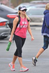 Reese Witherspoon - Leaving the Gym in Los Angeles 8/26/2016