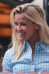 Reese Witherspoon Making Faces While Out to Lunch in Los Angeles, August 2016