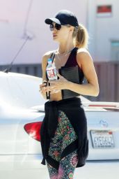Rosie Huntington-Whiteley - Going to a Gym in West Hollywood 8/16/2016 