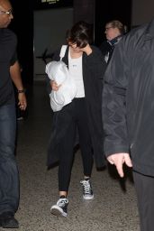 Selena Gomez - Arriving at Tullamarine Airport in Melbourne 8/5/2016 