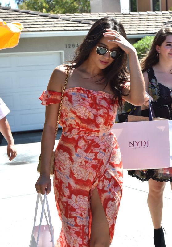 Shay Mitchell at the In Style Gifting Suite in Brentwood 8/14/2016 