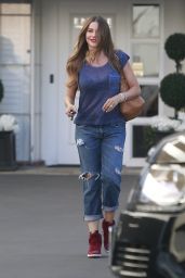 Sofia Vergara in Ripped Jeans - Leaving the Epione Cosmetic Clinic in LA, August 2016