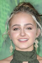 Sophie Reynolds – ‘Kubo And The Two Strings’ Premiere in Universal City 8/14/2016