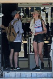 Sophie Turner at Venice Beach, August 2016