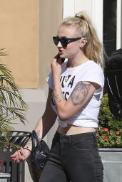 Sophie Turner - Booty in Tight Jeans - West Hollywood 8/18/2016