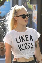 Sophie Turner - Booty in Tight Jeans - West Hollywood 8/18/2016