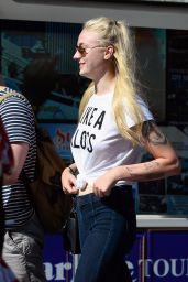 Sophie Turner Urban Outfit - Shopping in LA 8/23/2016 