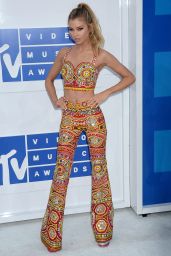 Stella Maxwell – MTV Video Music Awards 2016 in New York City 8/28/2016