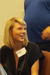 Taylor Swift at Jury Duty in Nashville, Tennessee 8/29/2016