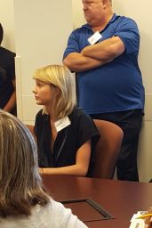 Taylor Swift at Jury Duty in Nashville, Tennessee 8/29/2016