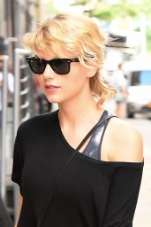 Taylor Swift Gym Style - NYC 8/8/2016 