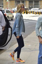 Taylor Swift in Leggings - Outside of Her Gym in NYC 8/31/2016 