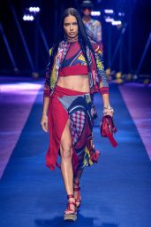Adriana Lima - Versace S/S 2017 Sow in Minal, September 2016