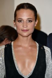 Alicia Vikander - 