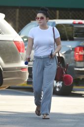 Ariel Winter - Grocery Shopping in Los Angeles 9/17/2016