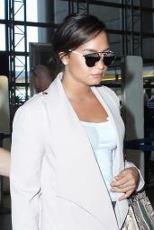 Demi Lovato Travel Outfit - LAX 9/28/2016 