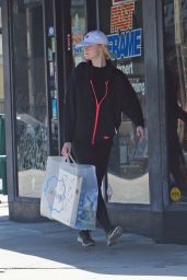 Elle Fanning - Shopping in Sherman Oaks 9/3/2016 