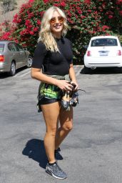Emma Slater - Heads to the DWTS Practice in Los Angeles 9/17/2016