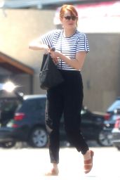 Emma Stone - Going to a Nail Salon in Los Angeles 9/6/2016