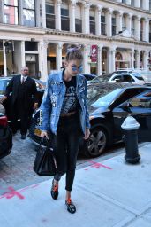 Gigi Hadid at Her Apartment in NYC 9/15/2016 