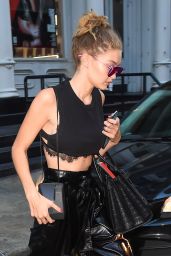 Gigi Hadid Chic Outfit - Out in New York City 09/12/2016