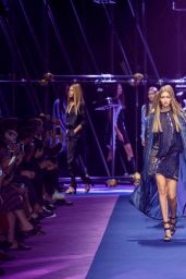 Gigi Hadid - Versace S/S 2017 Show in Milan, September 2016