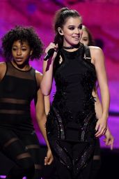 Hailee Steinfeld - 2016 iHeartRadio Music Festival at T-Mobile Arena in Las Vegas, September 24, 2016 