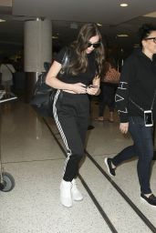 Hailee Steinfeld - Arrives at LAX Airport in Los Angeles 9/26/ 2016