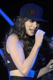 Hailee Steinfeld Performing on The Untouchable Tour in Allentown, 9/3/2016