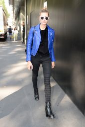 Hailey Baldwin Urban Outfit - Milan, Italy 09/22/2016