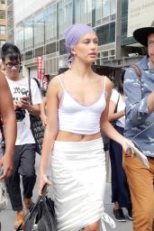 Hailey Baldwin Urban Outfit - Out in NYC 9/12/2016
