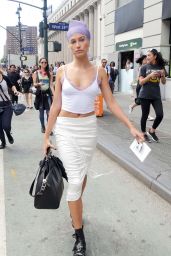 Hailey Baldwin Urban Outfit - Out in NYC 9/12/2016