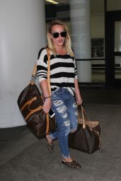 Hilary Duff Travel Outfit - Arriving at the Airport in Los Angeles 9/29/2016