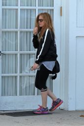 Isla Fisher in Workout Gear - Shopping in Beverly Hills 9/21/2016