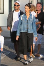 Jessica Alba Street Style - Going to Lunch in Venice 9/4/2016 