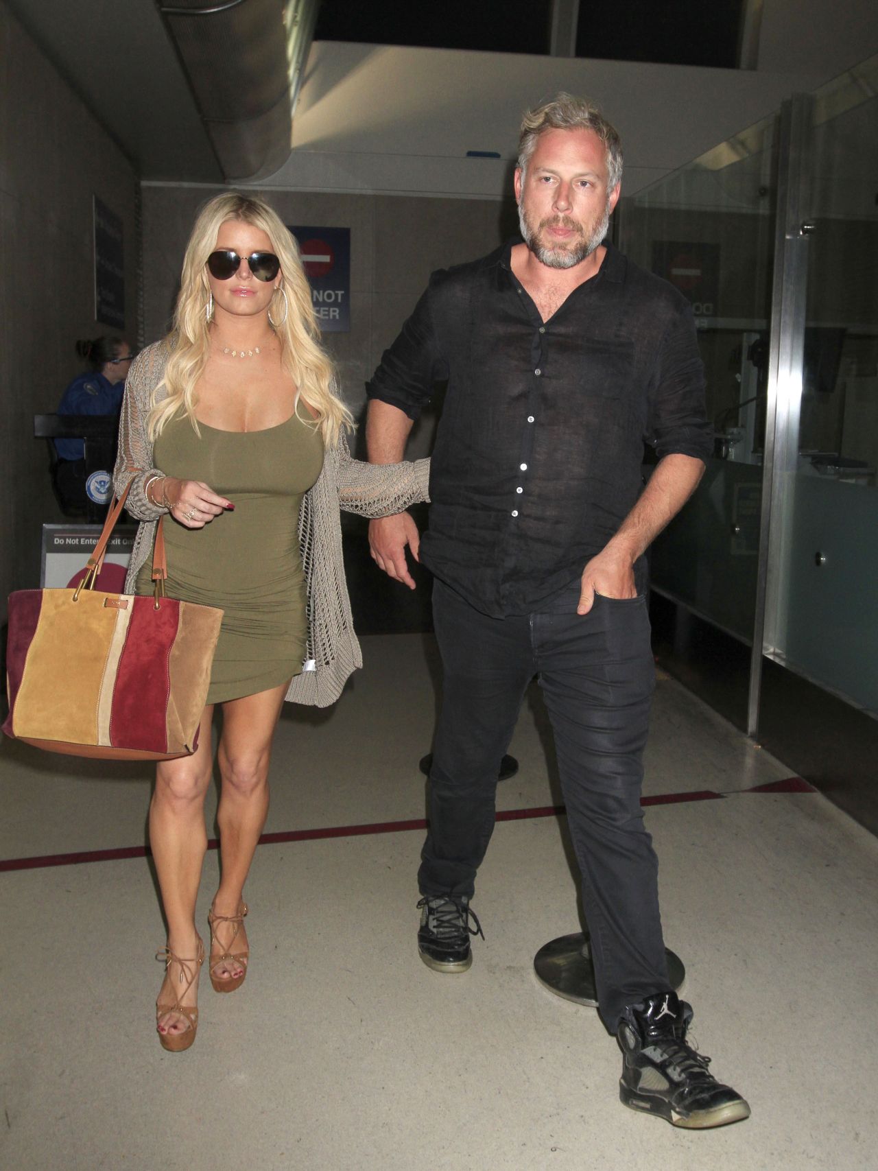 Jessica Simpson LAX Airport in Los Angeles January 4, 2007 – Star