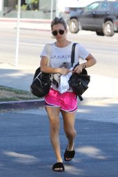 Kaley Cuoco - Arriving to Her Yoga Class in Studio City 09/26/ 2016
