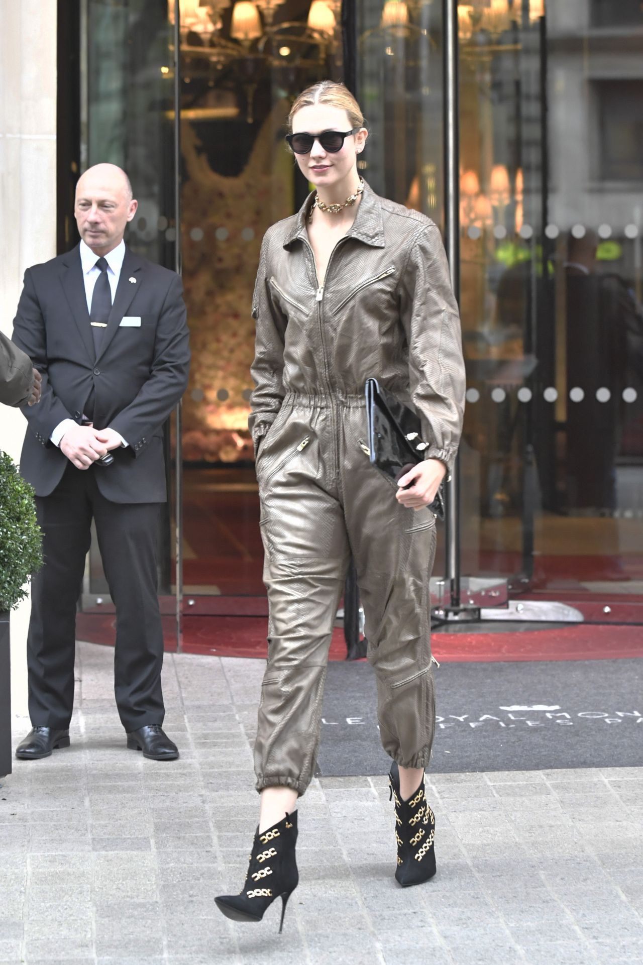 Karlie Kloss Fashion Star - Leaving Her Hotel in Paris 9/28/2016 ...