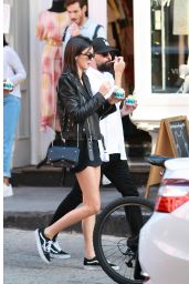 Kendall Jenner - Ice Cream and a Ferris Wheel Ride in Manhattan 9/16/2016