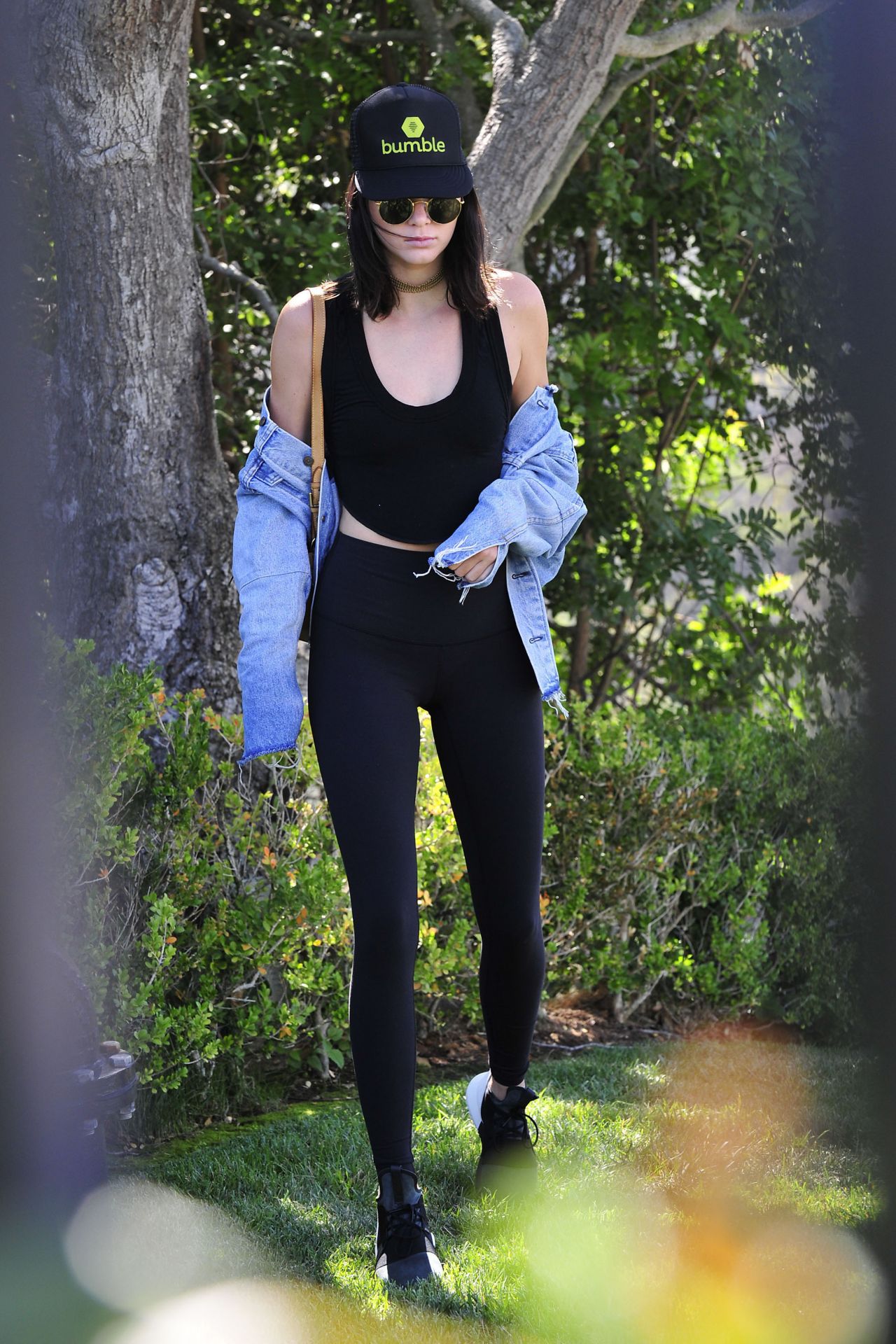 Kendall Jenner Street Style - Malibu 8/6/2016 • CelebMafia