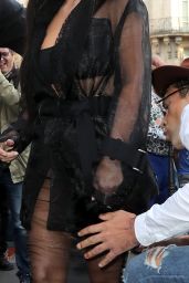 Kim Kardashian Has Her Butt Kissed by journalist Vitalii Sediuk, Paris 9/28/2016