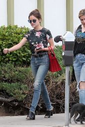 Lucy Hale Booty in Jeans - Shopping in Larchmont Village Neighborhood in LA 09/12/2016