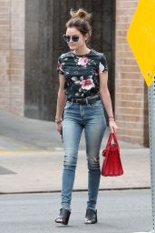 Lucy Hale Booty in Jeans - Shopping in Larchmont Village Neighborhood in LA 09/12/2016