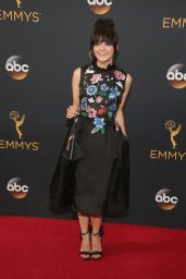 Maisie Williams – 68th Annual Emmy Awards in Los Angeles 09/18/2016