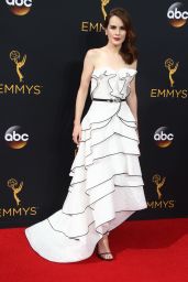 Michelle Dockery – 68th Annual Emmy Awards in Los Angeles 09/18/2016
