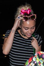 Miley Cyrus - LAX Airport in Los Angeles 9/30/2016 