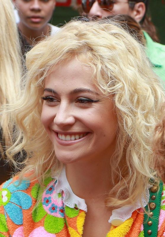 Pixie Lott - Filming a Video for 