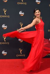 Priyanka Chopra – 68th Annual Emmy Awards in Los Angeles 09/18/2016