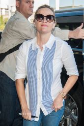 Reese Witherspoon Casual Style - LAX Airport in LA 9/27/2016